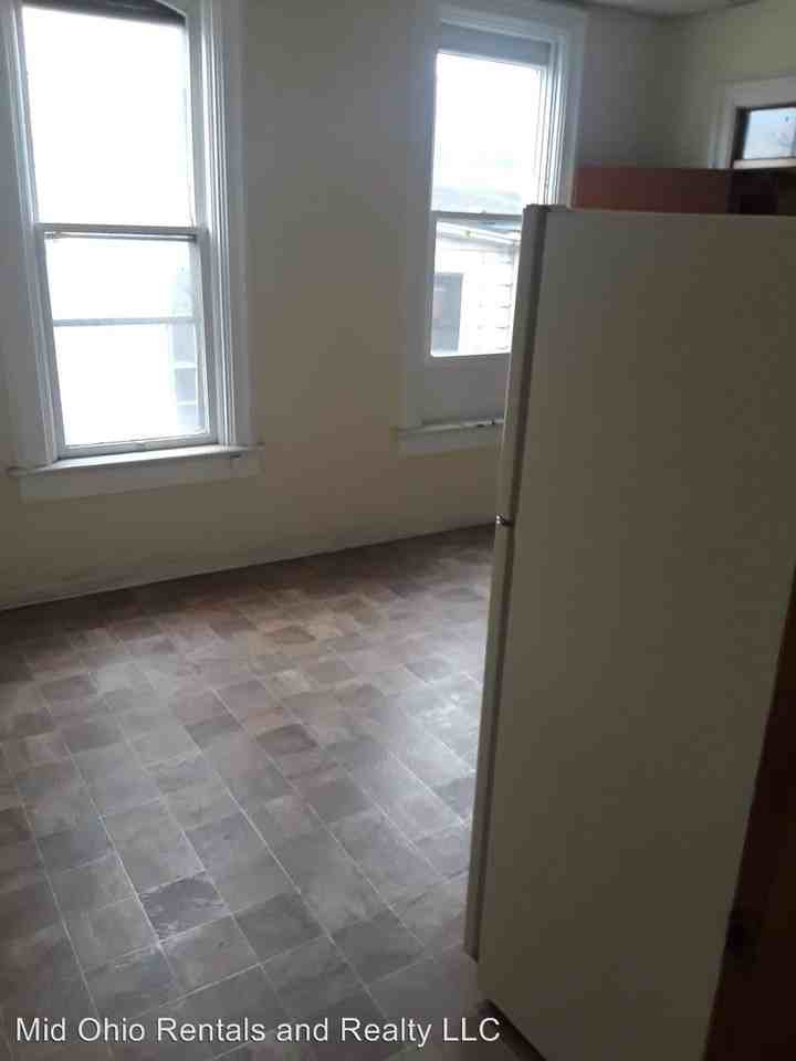 381 E 2nd - Photo 3 of 4