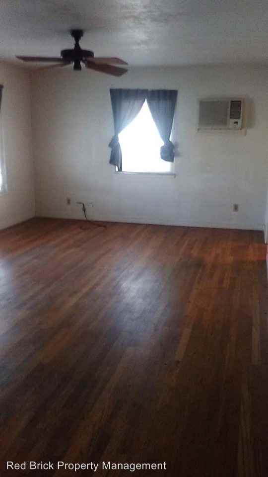 713 Monterey Ave - Photo 3 of 10