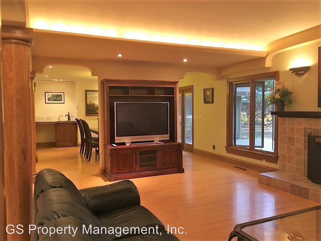 12750 Woodmont Dr - Photo 3 of 10