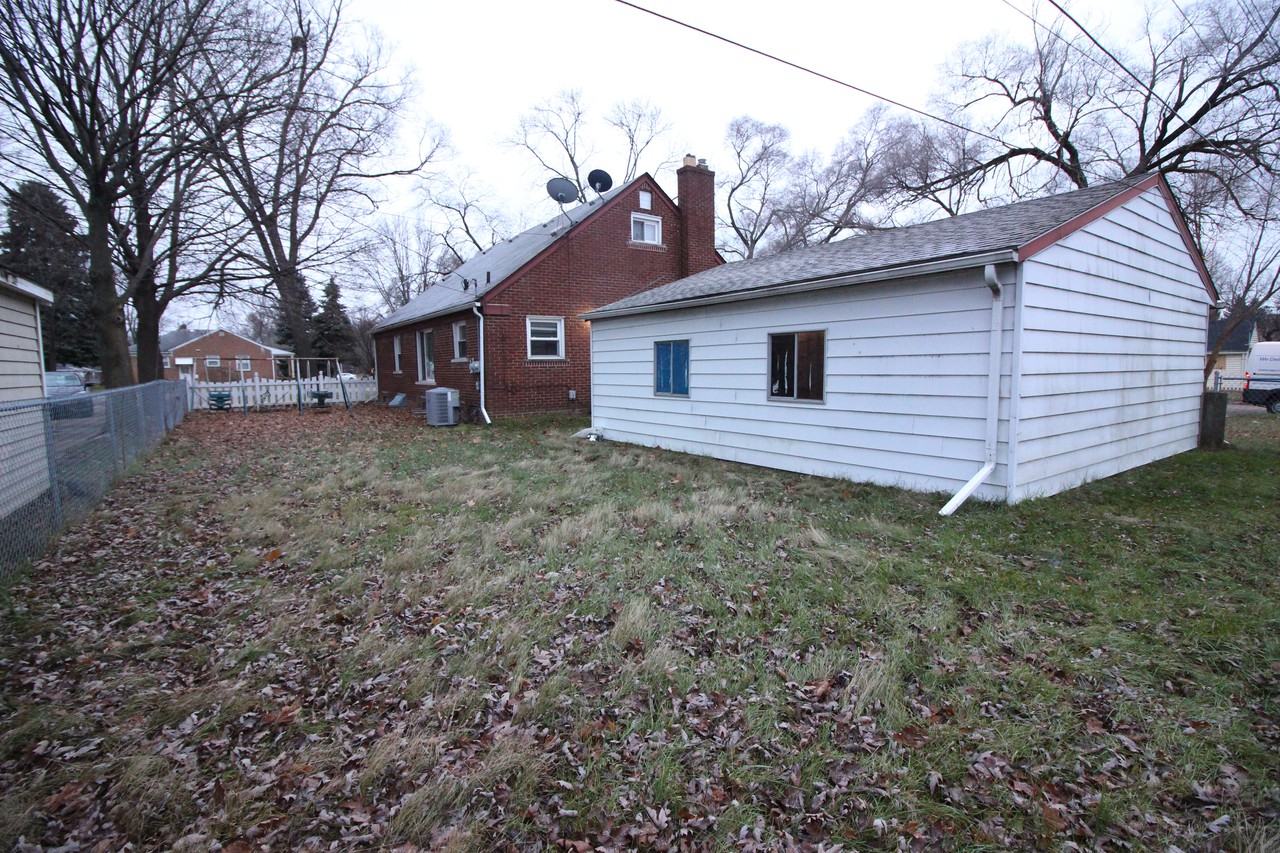 9500 Sarasota - Photo 2 of 20