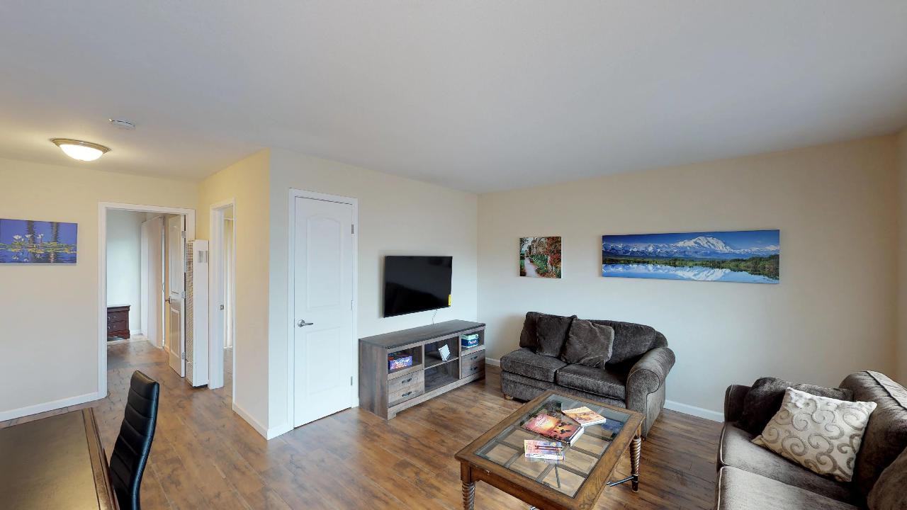 487 Thompson Ave - Photo 2 of 13