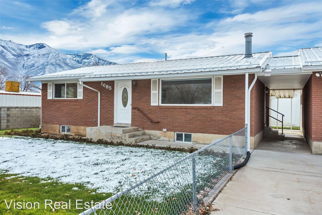 1685 W. Maple St. - Photo 2 of 19