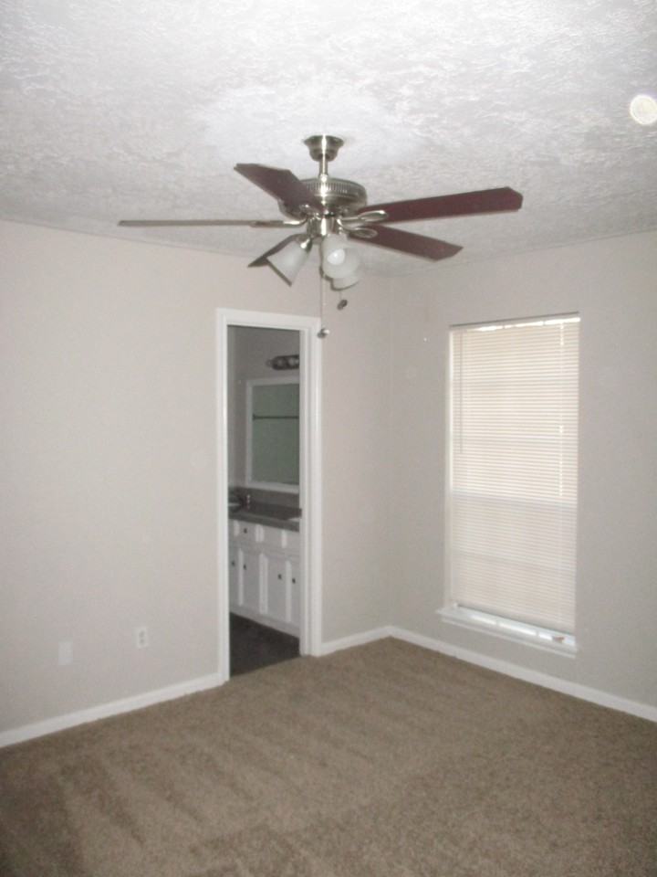 322 Queenstown Rd - Photo 2 of 11