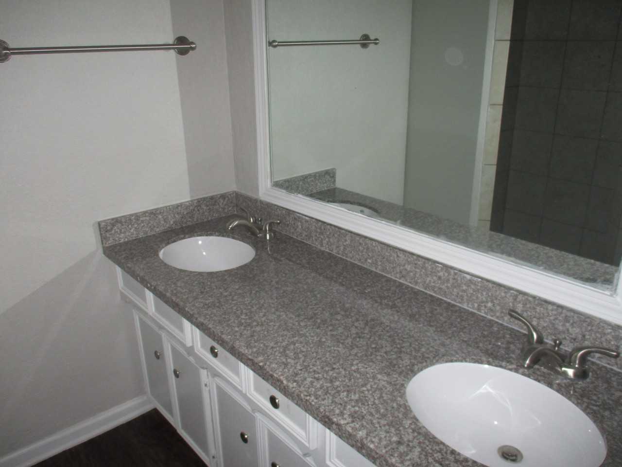 322 Queenstown Rd - Photo 3 of 11