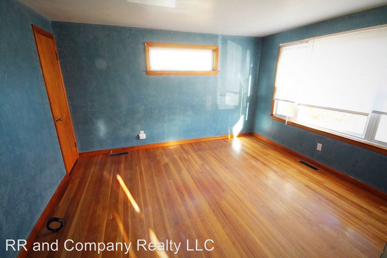 1730 Memorial Dr - Photo 3 of 7