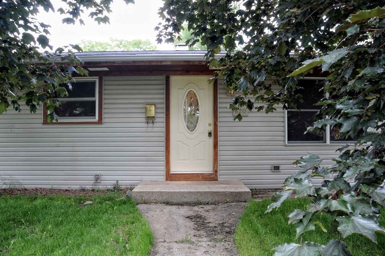 620 Pleasant Ave - Photo 2 of 15