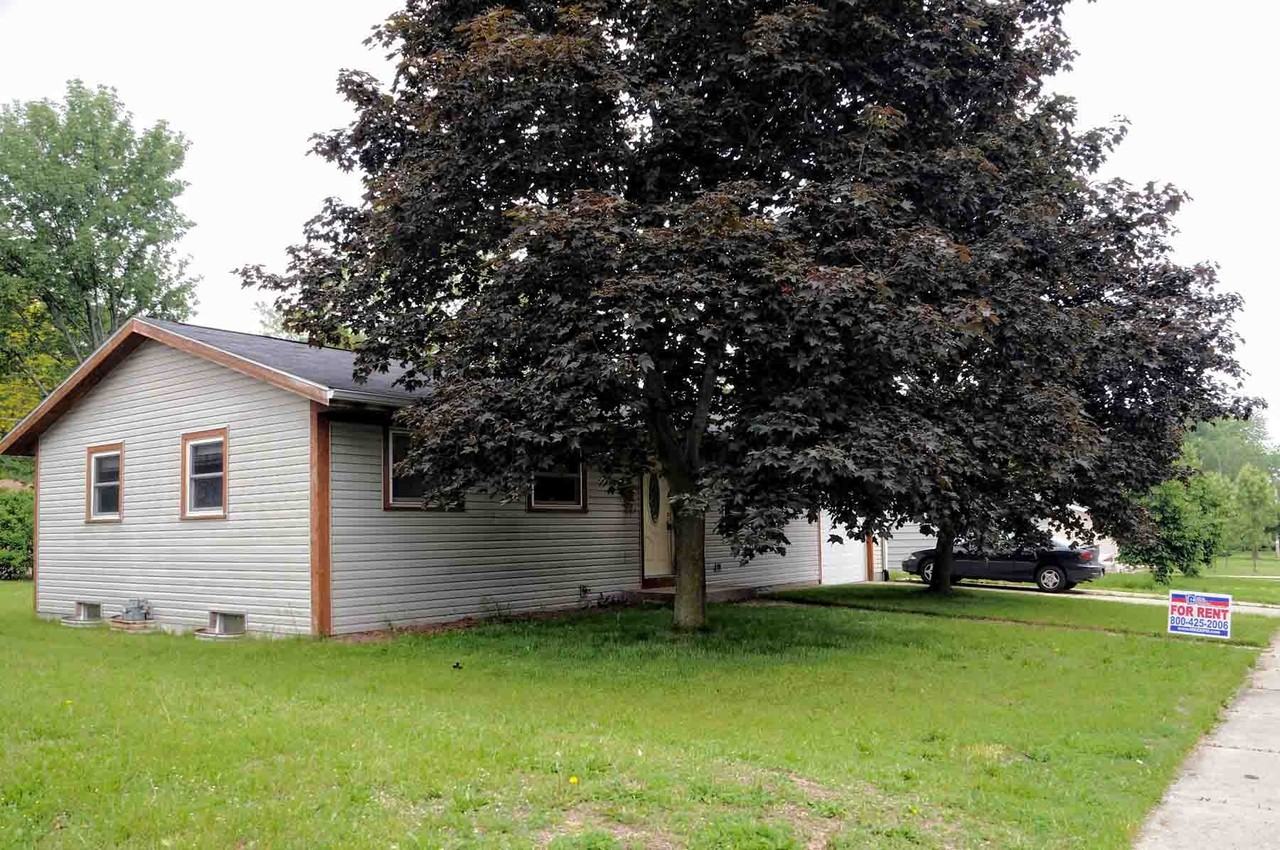 620 Pleasant Ave - Photo 3 of 15