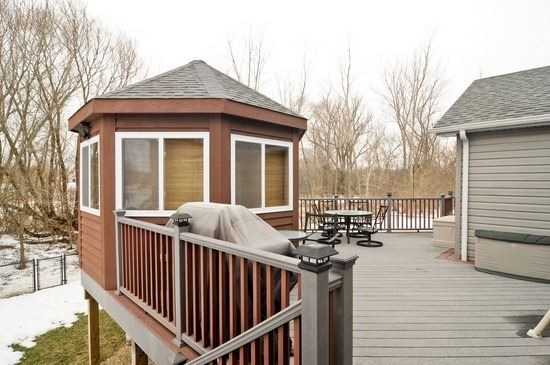 1453 Sutton Cir - Photo 2 of 12