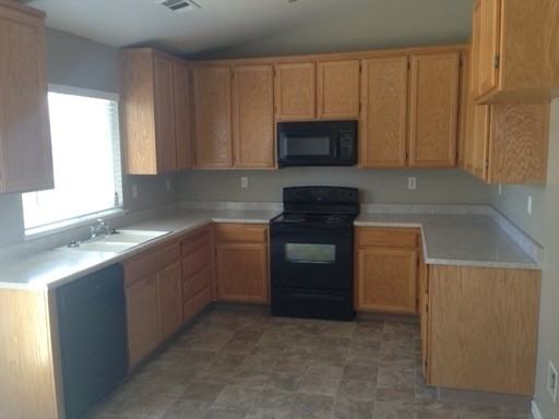 884 Bauxite Ct - Photo 3 of 16