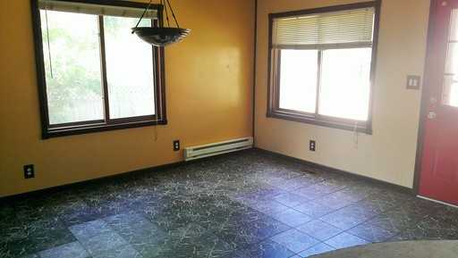 4623 N Dupont Ave - Photo 3 of 9