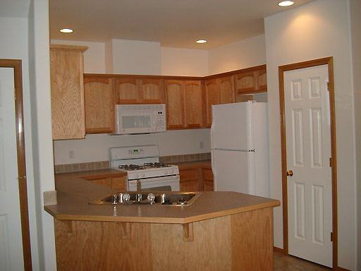 10541 NE Kingston Meadows Circle - Photo 2 of 6