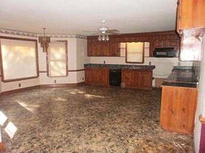 7105 N Rd - Photo 2 of 4