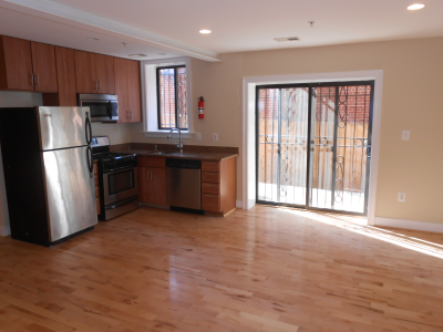 306 Atlantic St SE - Photo 2 of 12