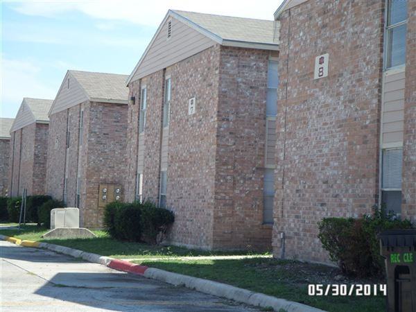 Ivy Apartments - Photo 2 of 6