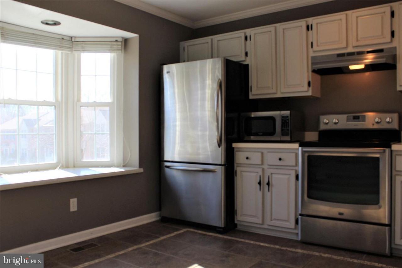 1946 Thomas Run Cir - Photo 3 of 19