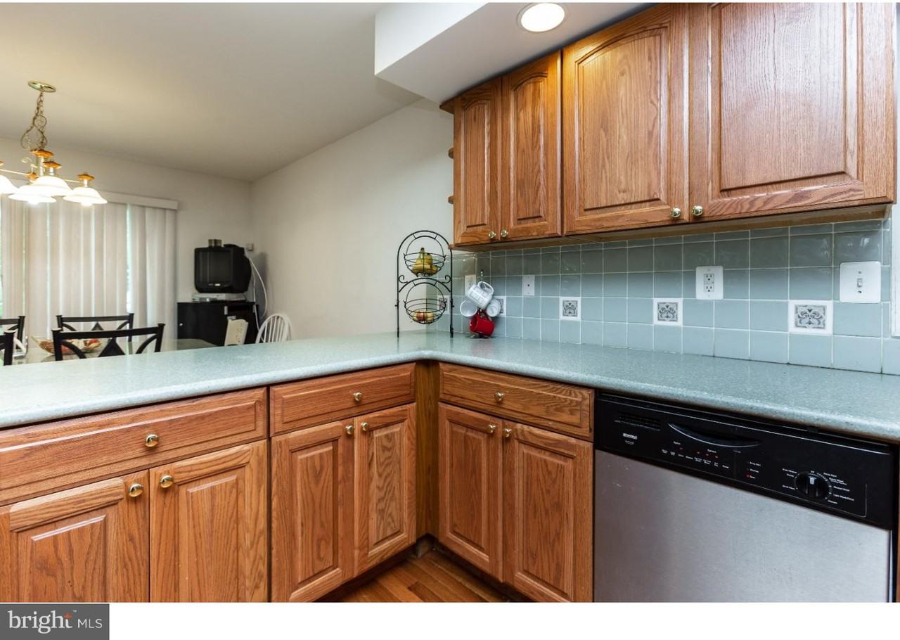 147 Powell Rd - Photo 2 of 23