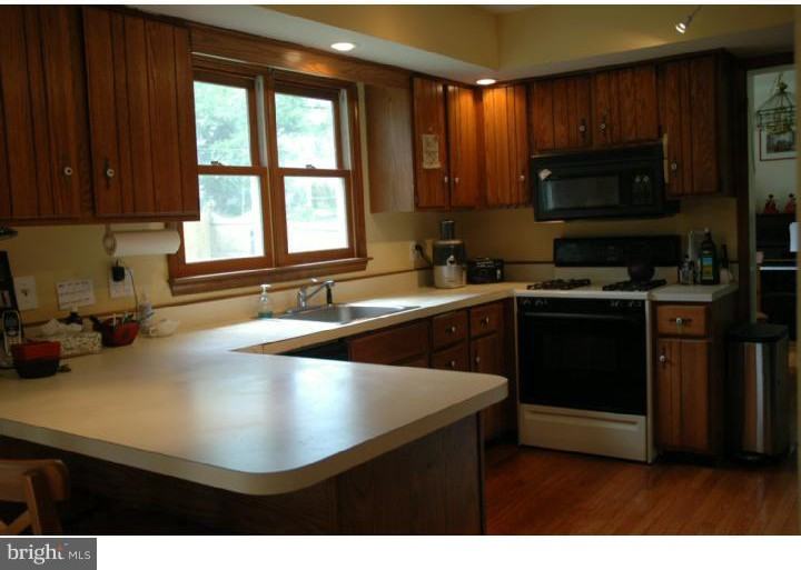 408 Merwyn Rd - Photo 3 of 20