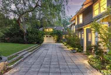 1776 Linda Vista Ave - Photo 3 of 36