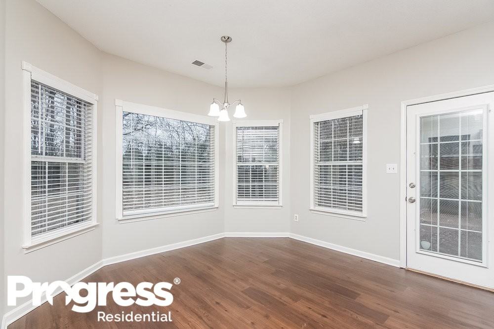 5547 Mary Ln - Photo 3 of 12