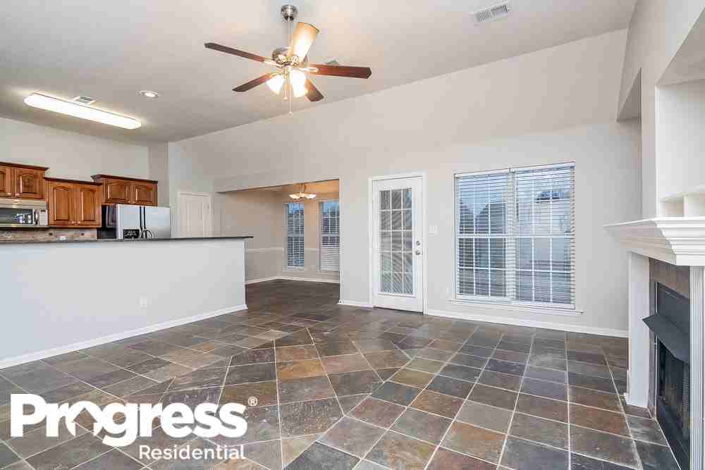 11629 Leewood Dr - Photo 3 of 15