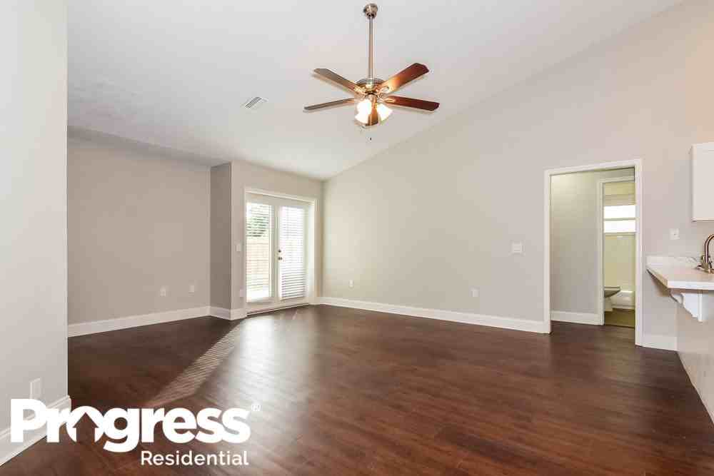 22900 Sterling Manor Loop - Photo 2 of 15