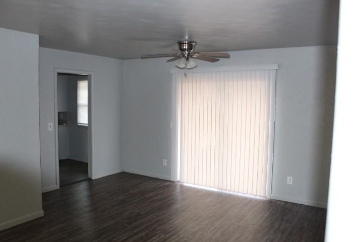 10220 North McKinley Avenue - Photo 2 of 14