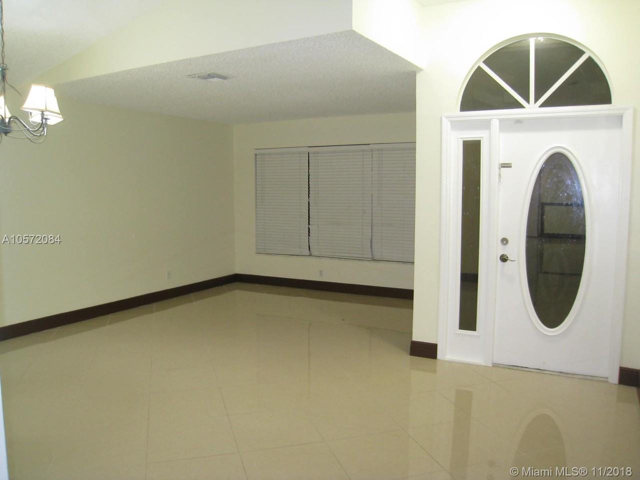 405 Southwest 183rd Way - Photo 2 of 11