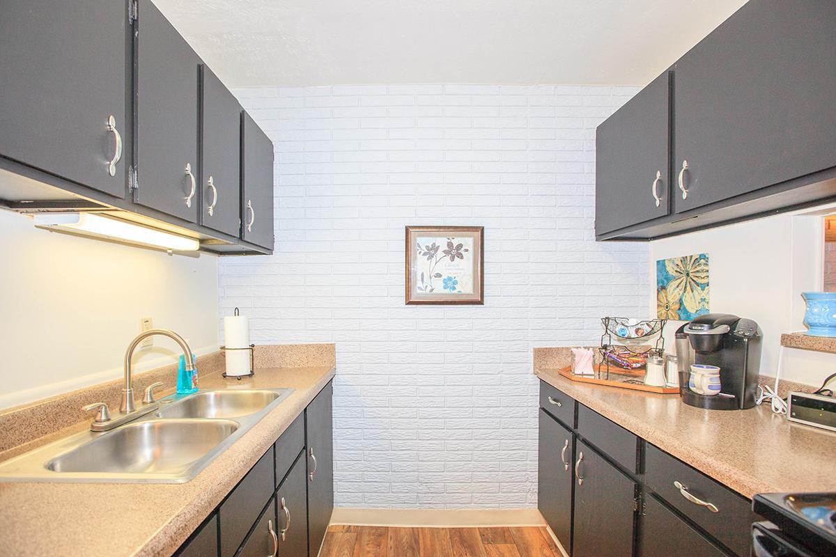 Oakstone Ridge - Photo 2 of 16