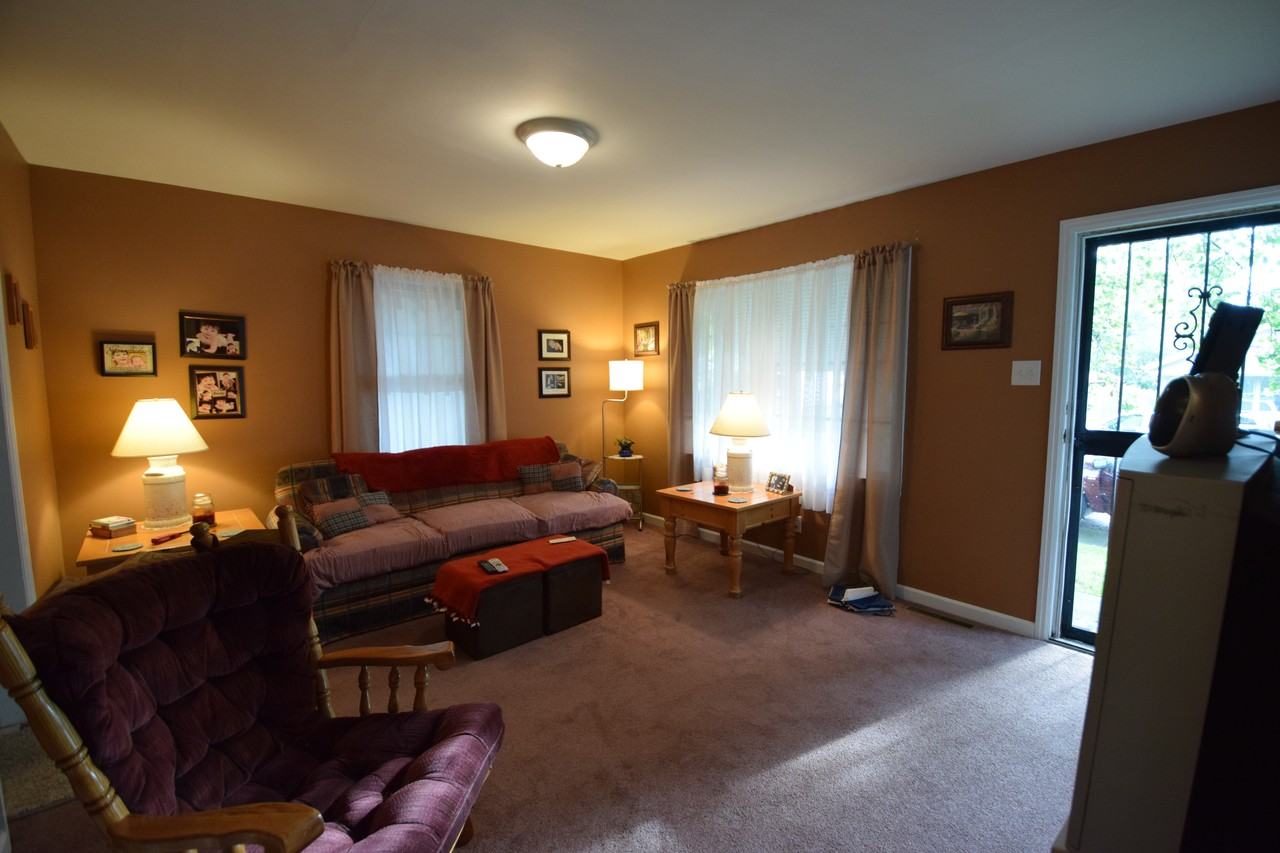 123 N 3rd Ave - Photo 3 of 7