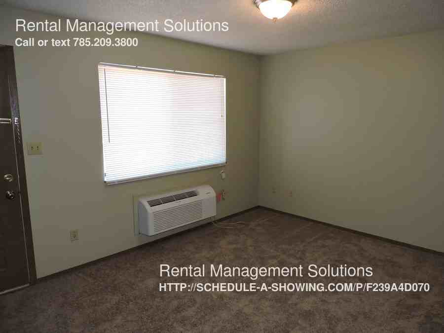 408 SW MacVicar Ave #8 - Photo 2 of 7