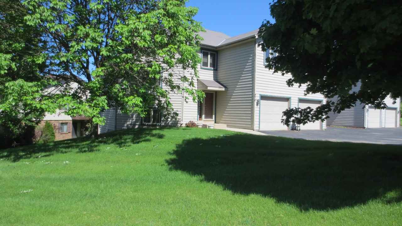 470 Manchester Ln - Photo 2 of 16