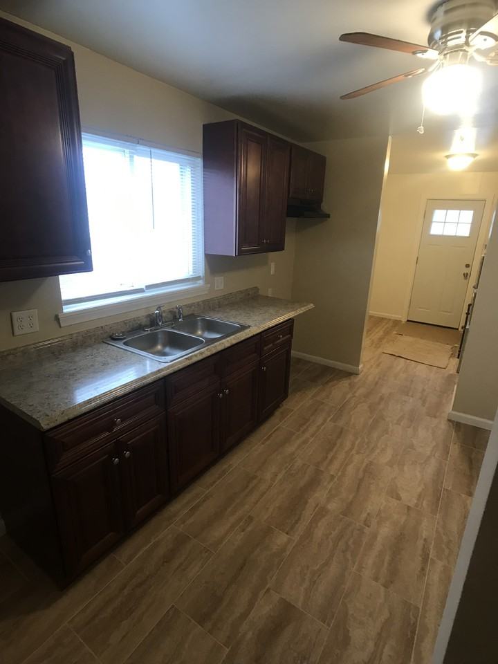11005 Timken Ave - Photo 2 of 7