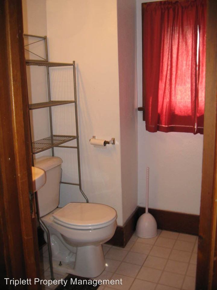 1004 9th Street - Photo 2 of 4