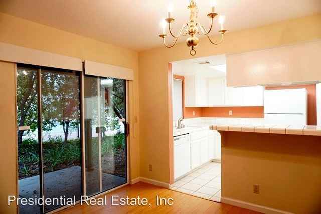 1048 Summershore Ct - Photo 3 of 9