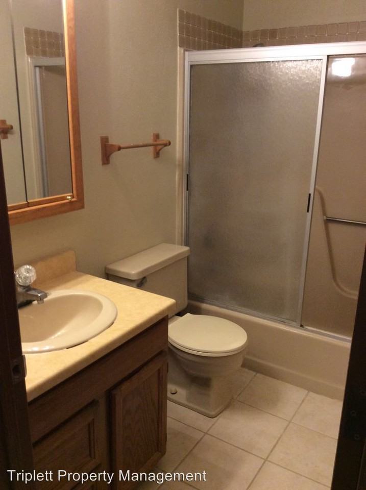 814 Duff Ave #202 - Photo 3 of 6