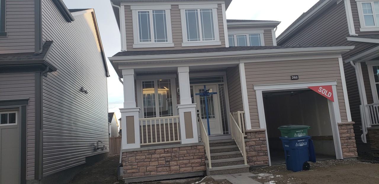 292 Windrow Crescent South West - Photo 2 of 15