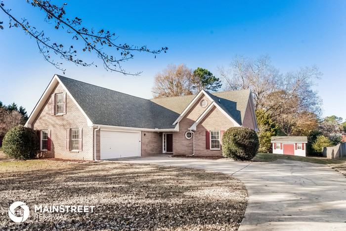 1005 Maria Dr - Photo 2 of 15