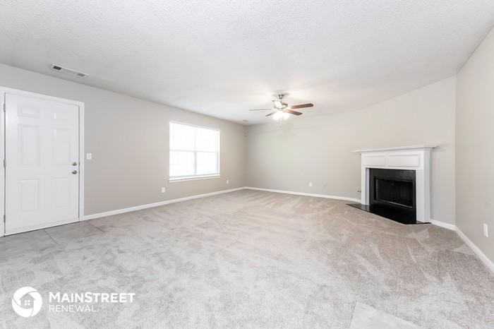 6998 ⛉ Bonnes Blvd - Photo 2 of 15