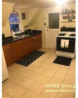 231 Pearl St #2 - Photo 2 of 9