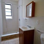 Macombs Pl & W 150th St