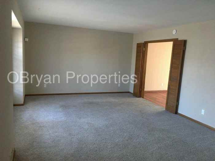 7038 Metcalf Ave - Photo 2 of 16