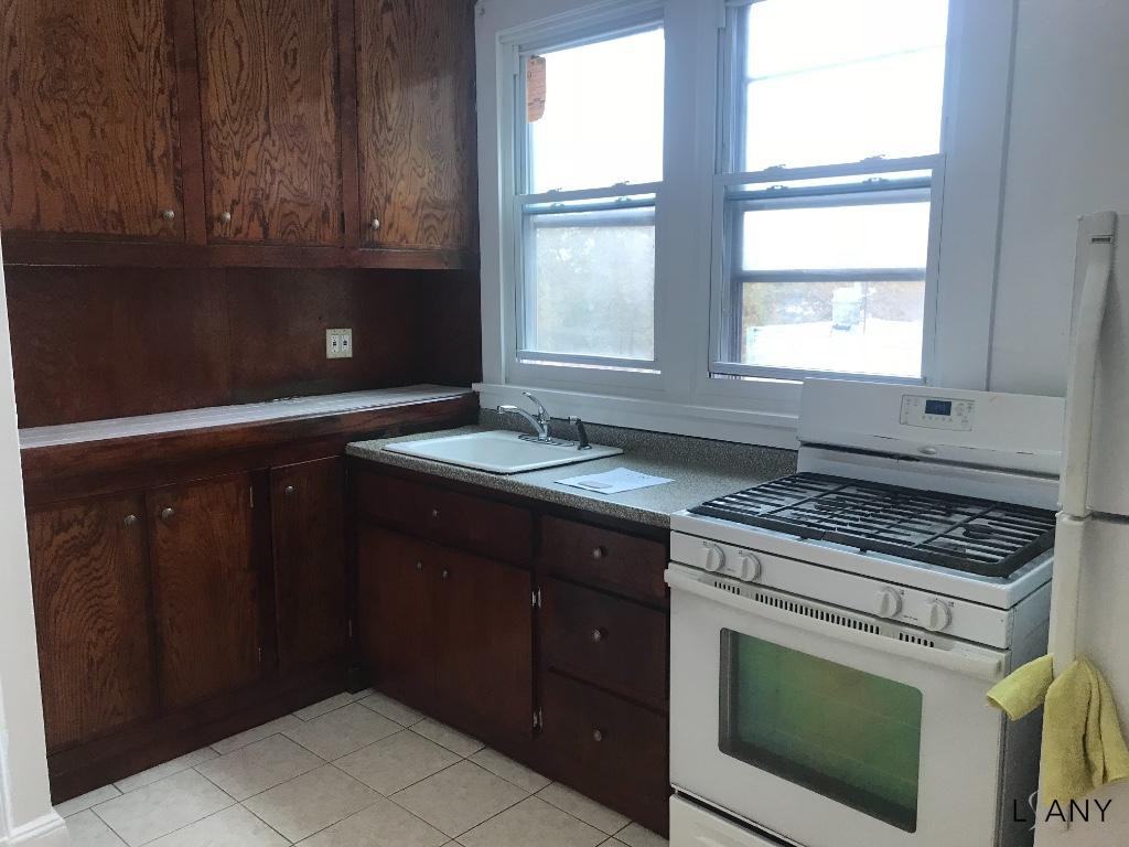 1023 Havemeyer Ave #2 - Photo 2 of 12
