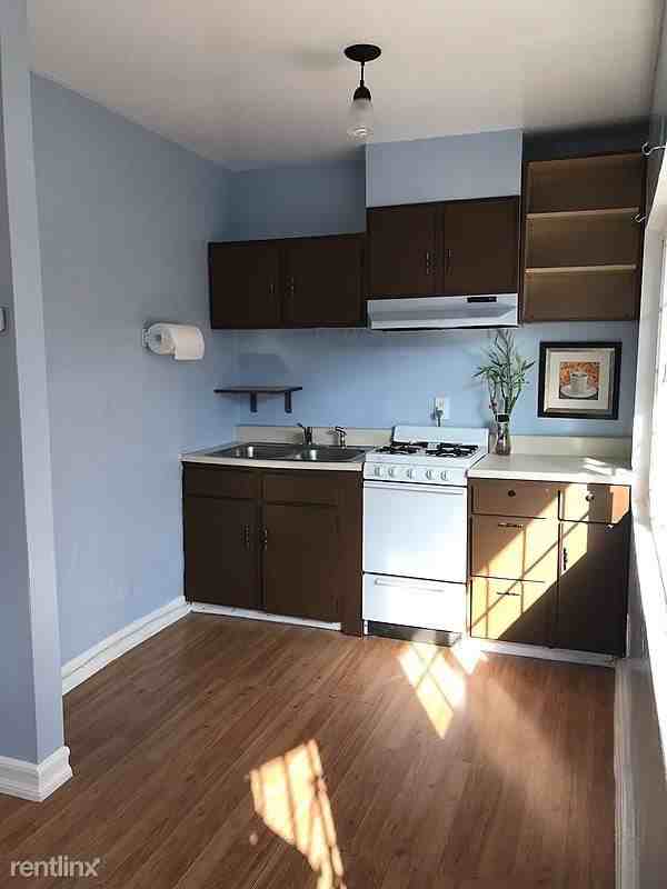 2409 Hayes Ave - Photo 2 of 8