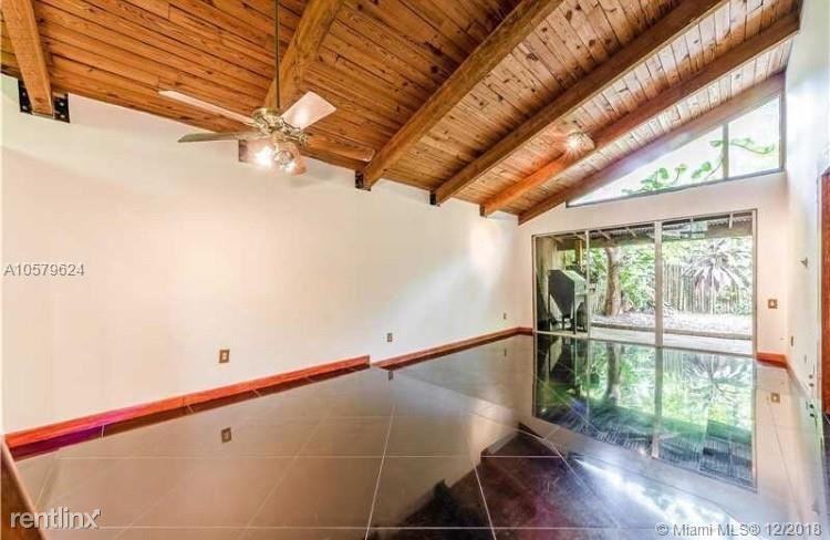 11304 SW 112th Cir Ln E - Photo 3 of 10