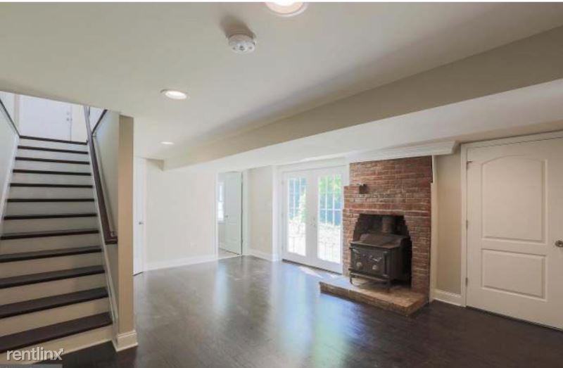 814 Redwood Trail - Photo 2 of 10