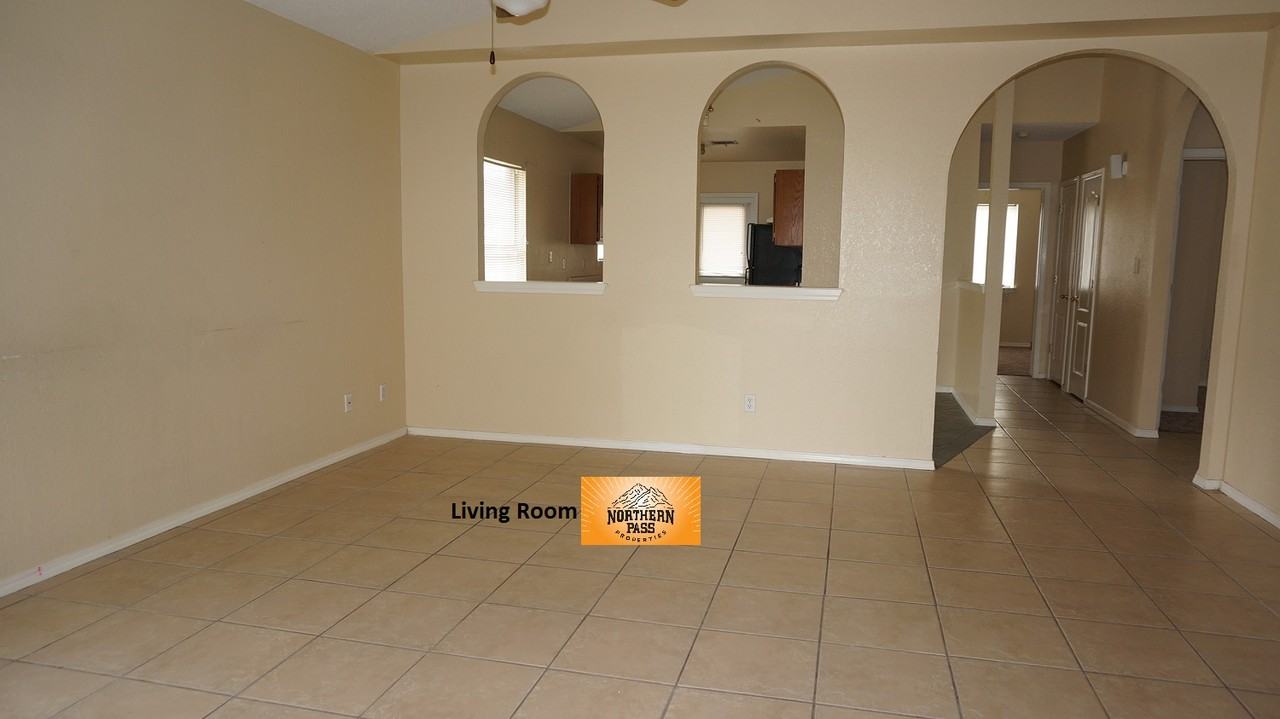 11800 Balladeer Avenue - Photo 2 of 10