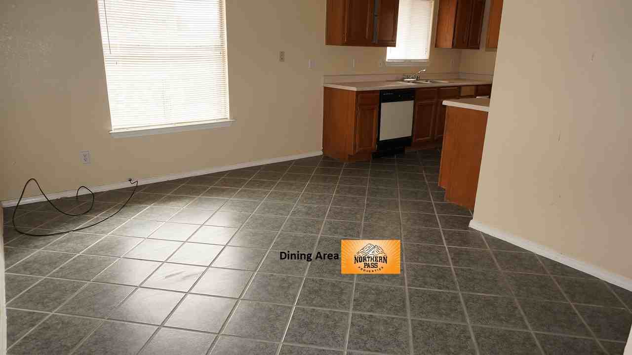 11800 Balladeer Avenue - Photo 3 of 10