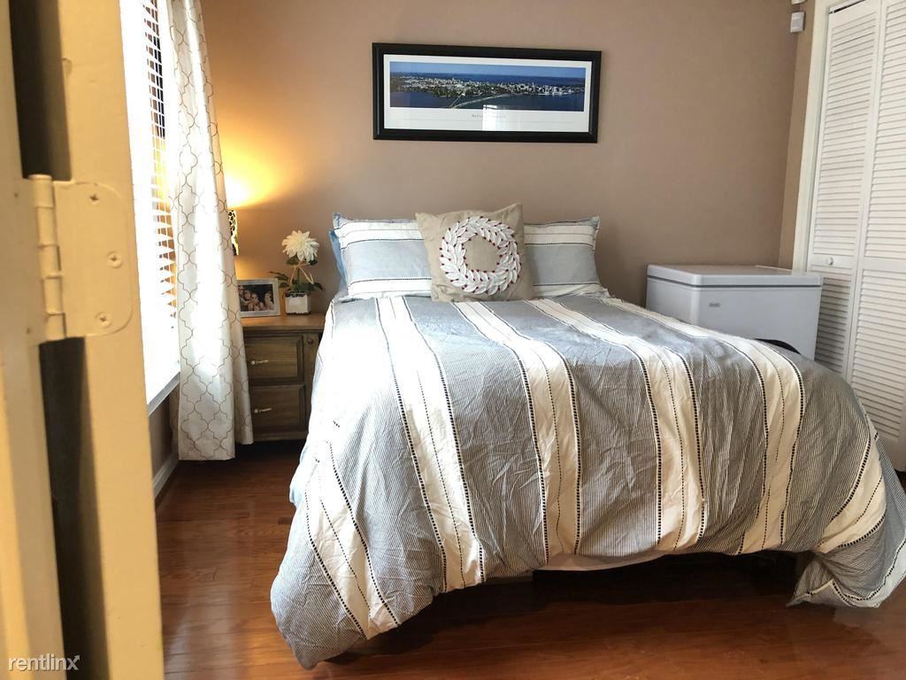 1804 9th St S #B - Photo 2 of 28