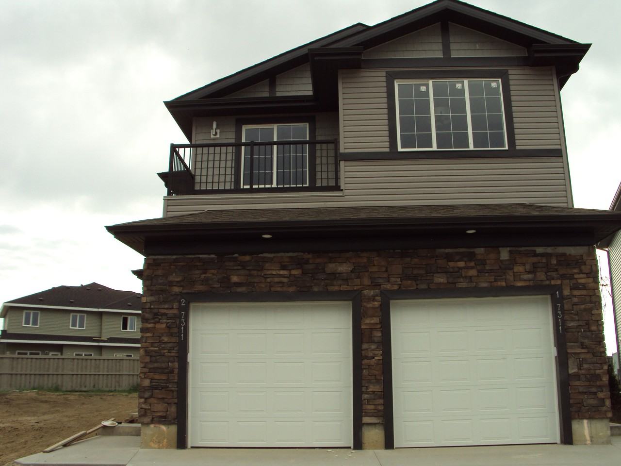 7305 Creighton Close SW, Edmonton, AB T6W 1A7 Studio Apartment for