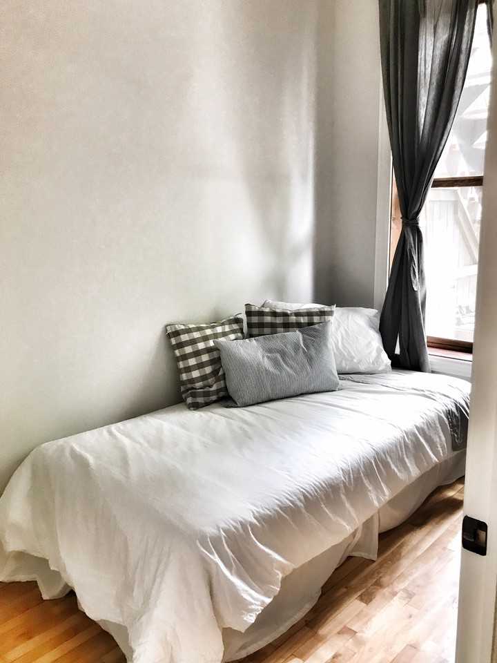 Ave du Mont-Royal O - Photo 7 of 7